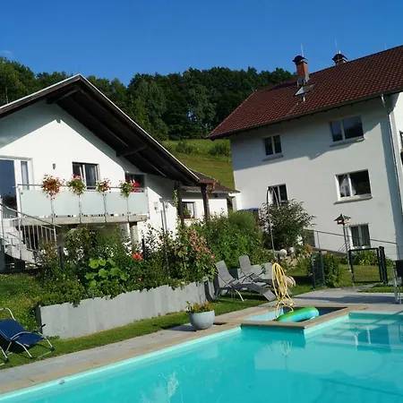 Traumhafte Mit Pool アパート *