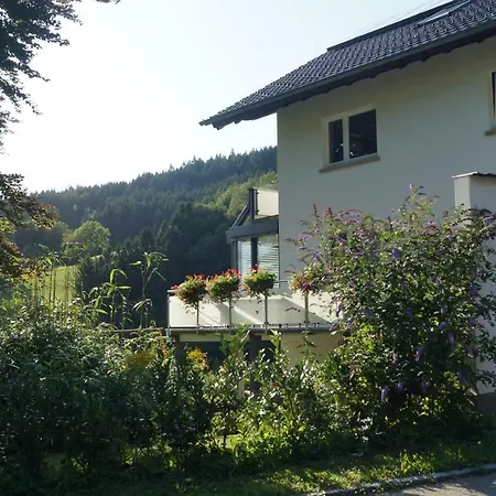 アパート Traumhafte Mit Pool シュタイネン